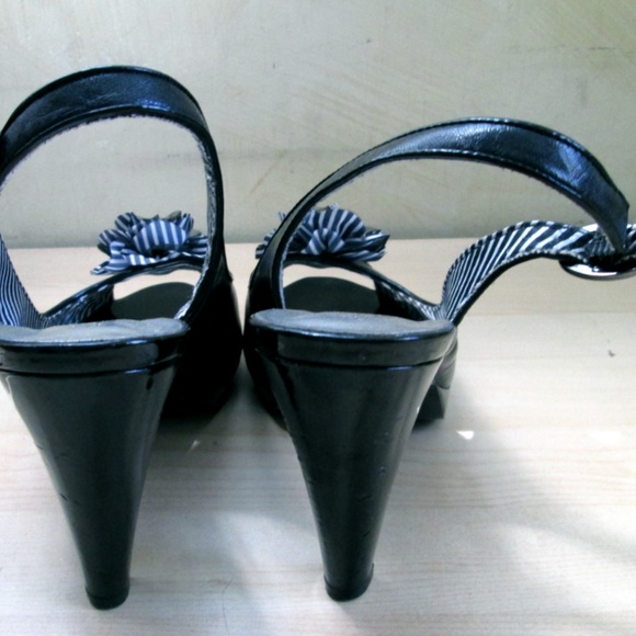 Ann Klein Black Leather Sling Backs ~ Size 9M - Picture 4 of 8